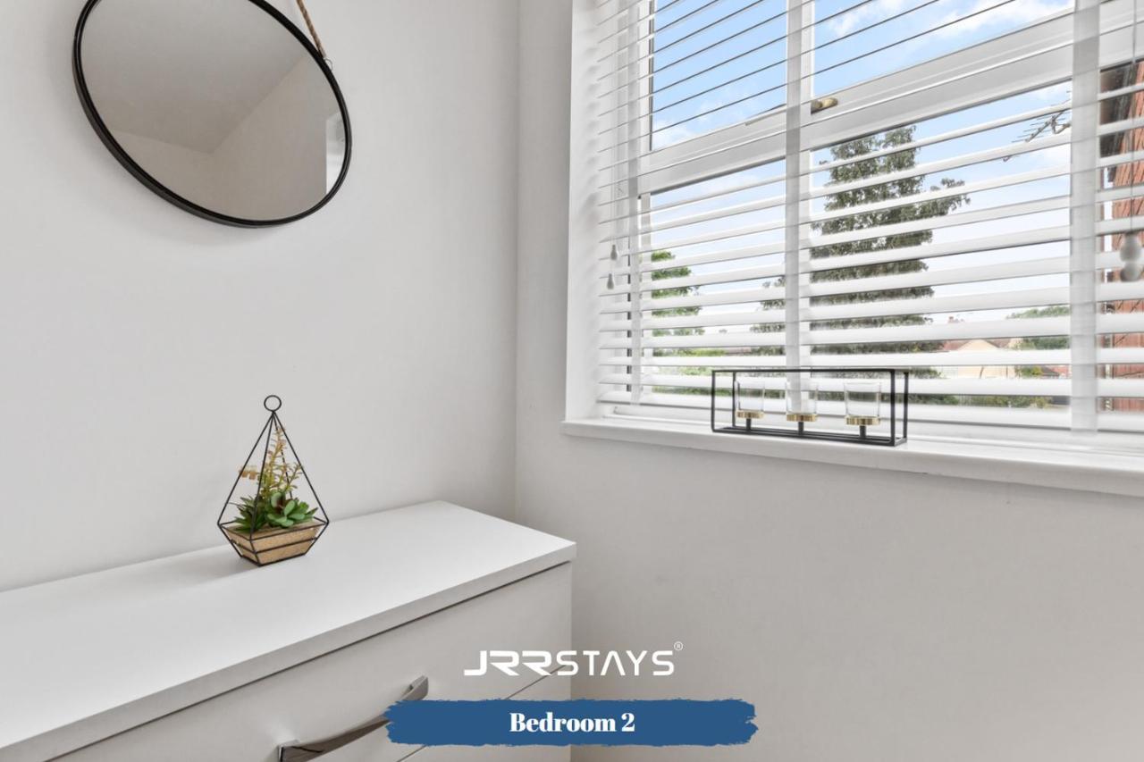 Nuneaton - Ideal 3 Bedroom, Wi-Fi Parking, Sleeps 6 - Jrr Stays Exterior photo